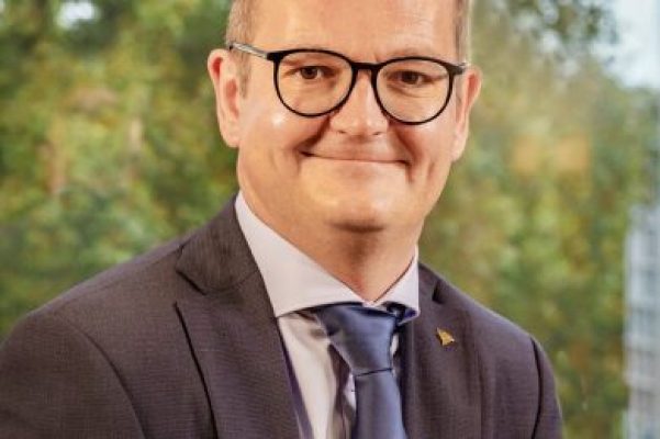 Nieuwsbrief_Evite_header_klein-Stijn-Lombaert-wordt-Provinciegriffier-391x260